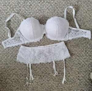 Bridal bra and garter belt set